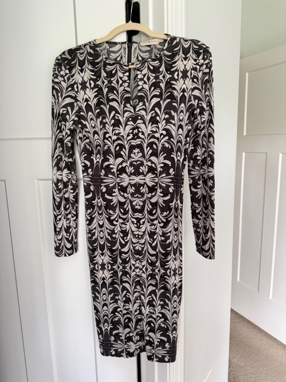Tory Burch Silk Black White‎ Long Sleeve Sheath Dress Earl Gray Symphony